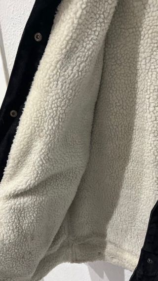Abrigo negro Bershka borreguito