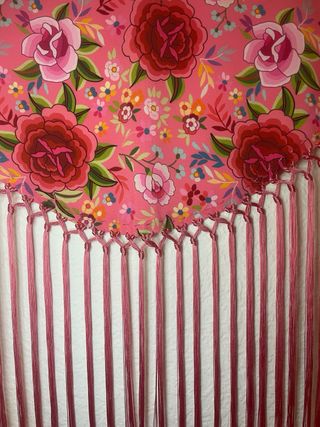 Mantoncillo bebé floral rosa