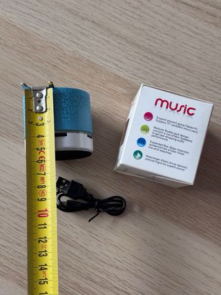Mini altavoz con batería y leds