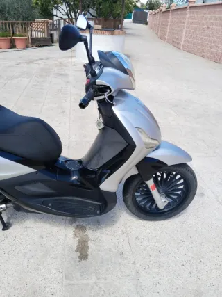 Piaggio Beverly 125 Plata