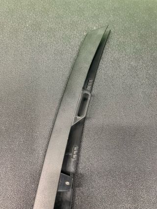 MOLDURA IZQUIERDA PARACHOQUES PORSCHE CAYENNE