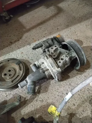 Bloque motor Ford Transit y varias piezas