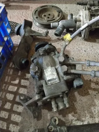 Bloque motor Ford Transit y varias piezas