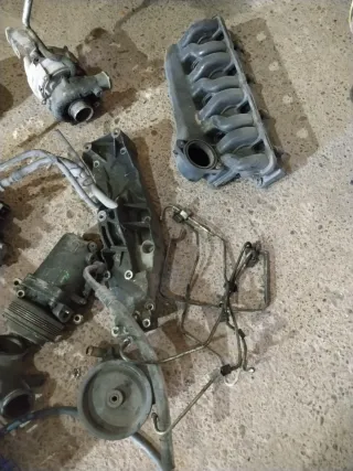 Bloque motor Ford Transit y varias piezas