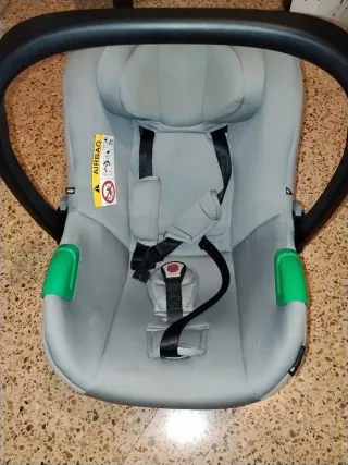 Carro de bebé y accesorios