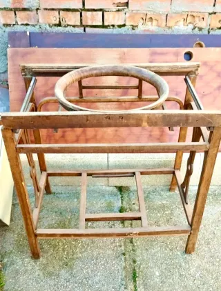 Mueble palangana de madera