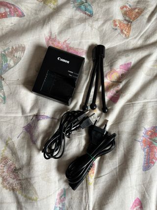 Canon EOS 1300D con dos objetivos