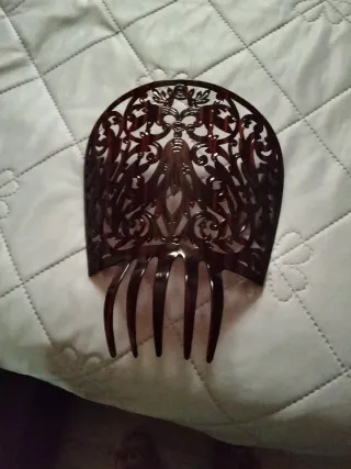 Mantilla negra con peineta