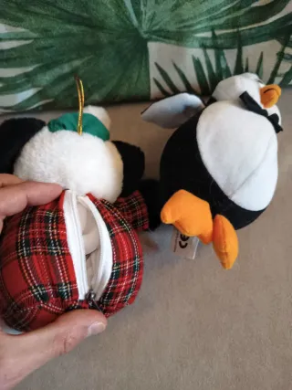 2 peluche per bambini, cane e pinguino