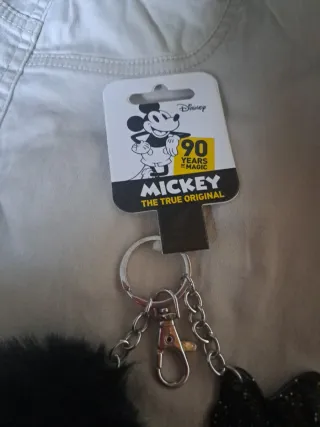 Llavero Disney Minnie 90 Años Pompón Negro