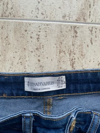 Pantalón vaquero Stradivarius