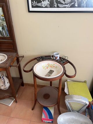 Mueble lavabo de madera y cerámica