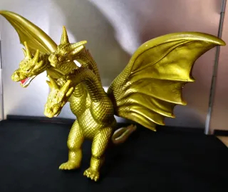 Drago d'oro a tre teste Bandai