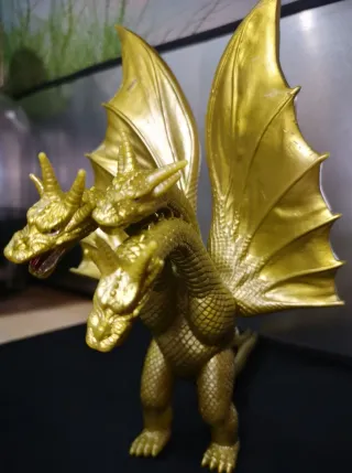 Drago d'oro a tre teste Bandai