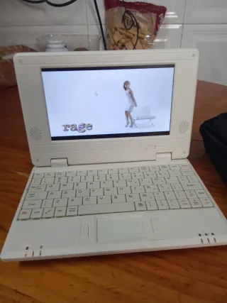 Mini portátil 7 blanco android