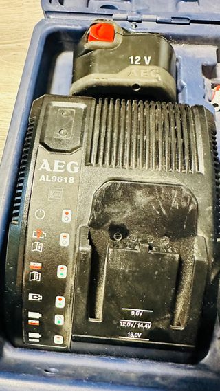 Maletín azul AEG
