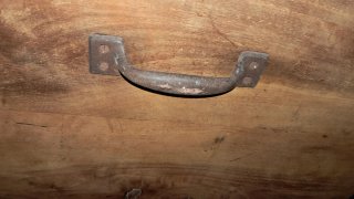 Cassapanca in legno con maniglia