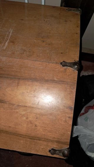 Cassapanca in legno con maniglia