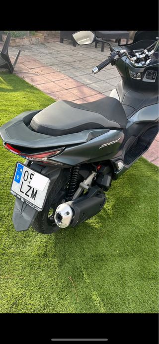 Honda PCX 2022 Gris 9145kms