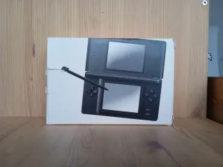 Nintendo DS Lite Negra + Juegos y Accesorios