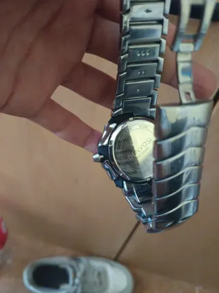 Reloj  moderno marca denvosi  Acero Negro y Plata