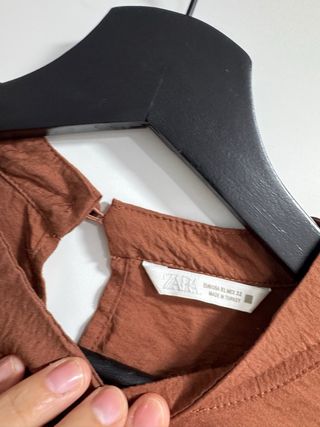 Vestido romano marrón con cinturón