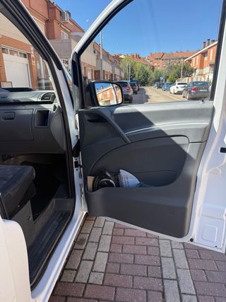 Mercedes-Benz Vito 2012