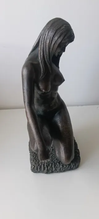 Escultura femenina de bronce Miguel Senserrich
