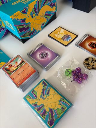 Caja Entrenador Élite Pokémon Héroes Ascendentes
