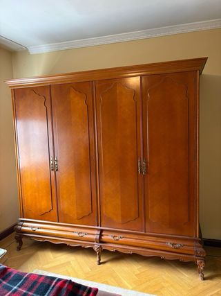 Dormitorio Cómoda clásica mesillas cabecero armari