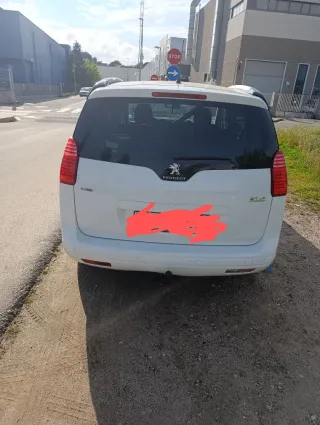 Peugeot 5008 2015