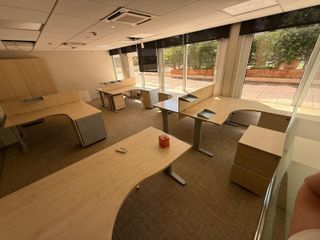MESAS DE OFICINA y MUEBLES ARCHIVADORES
