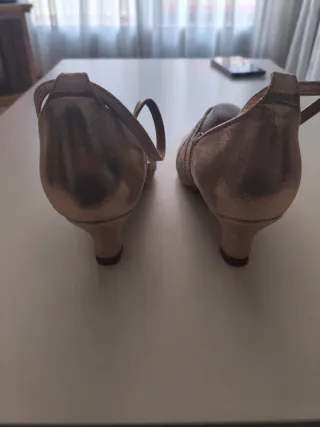 Sandalias doradas tacón alto talla 41