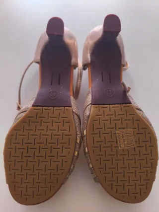 Sandalias doradas tacón alto talla 41