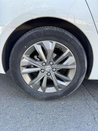 Llantas radio 17 peugeot + neumáticos 215/55 R17