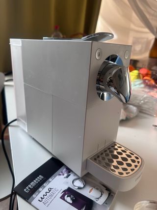 Cafetera Blanca Moderna marca cremesso
