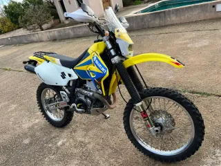 Suzuki DR-Z Enduro Moto