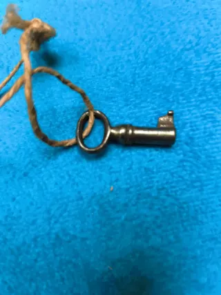 Candado antiguo vintage con llave