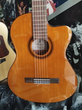 (Nueva) Guitarra Clasica Admira (Malaga-EC)