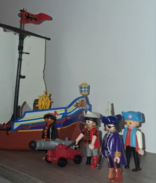 Barco Pirata Playmobil con Figura
