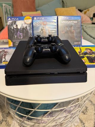 PS4 Slim 500gb con 2 mandos y 8 juegos