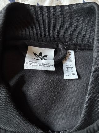 Chaqueta Adidas Negra con Cremallera