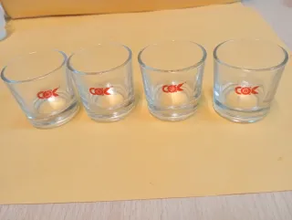 Juego de 8 tazas y 5 vasos de chupito