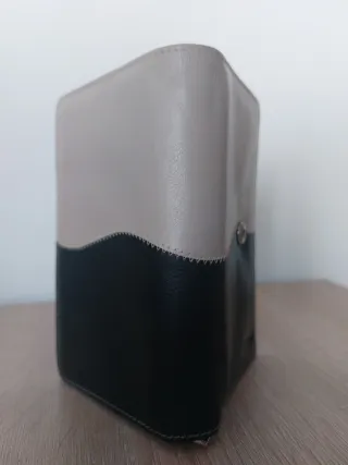 Cartera de mano / billetera bicolor