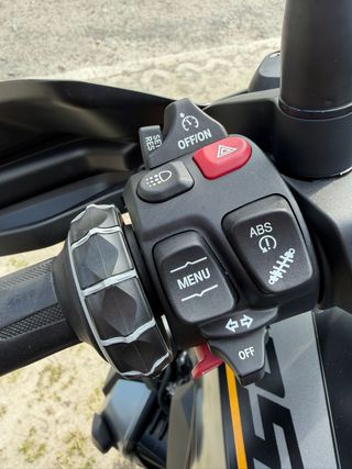 BMW R 1250 GS * EXCLUSIVE * REGALO ESCAPE DE SERIE