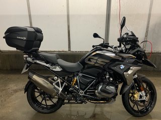 BMW R 1250 GS * EXCLUSIVE * REGALO ESCAPE DE SERIE
