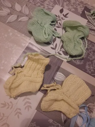 Scarpine lana e cotone neonato fatte a mano