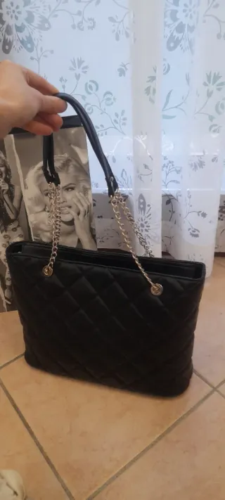 Borsa Guess Nera Trapuntata