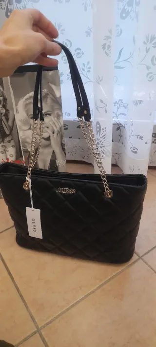 Borsa Guess Nera Trapuntata