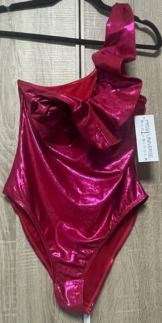 Bañador fucsia metalizado Miss Universe x Rubin Si